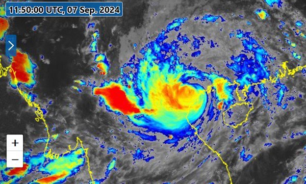 Hình ảnh bão Yagi lúc 18h50' ngày 7/9, có thể thấy mắt bão không còn rõ nét. Ảnh: JMA.