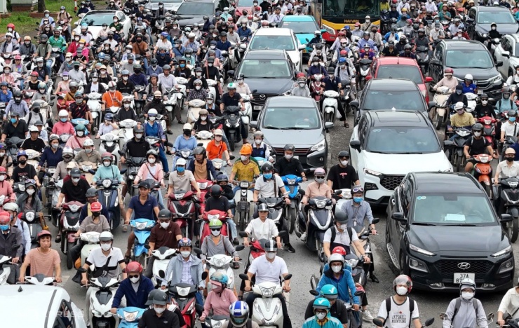 Đại Lộ Thăng Long ùn tắc 10 km - 4