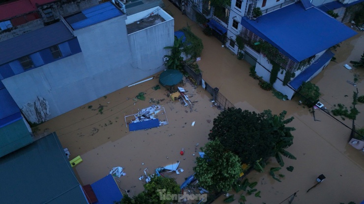 Toàn cảnh khu vực ở Thái Nguyên chìm trong biển nước - 8