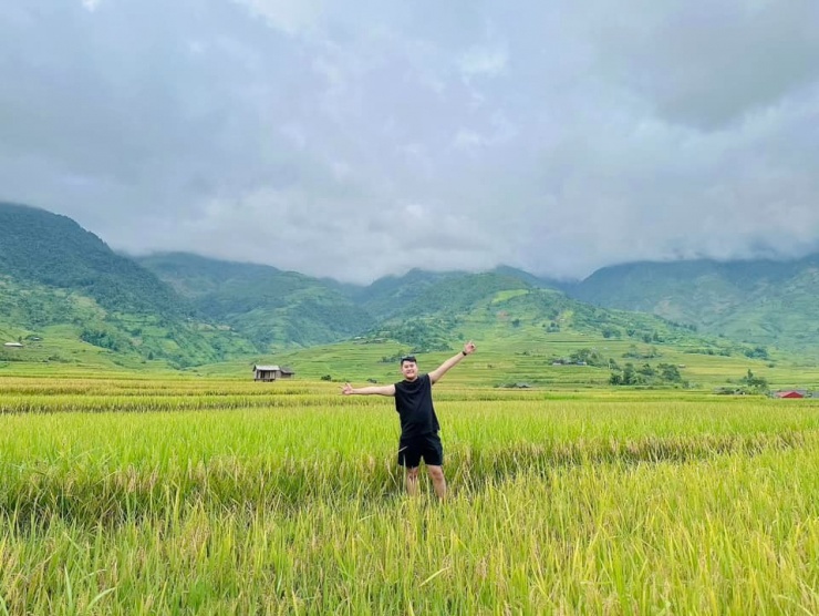 Bay dù lượn giữa không trung, chiêm ngưỡng vẻ đẹp Mù Cang Chải