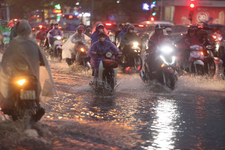 Các phương tiện di chuyển khó khăn.