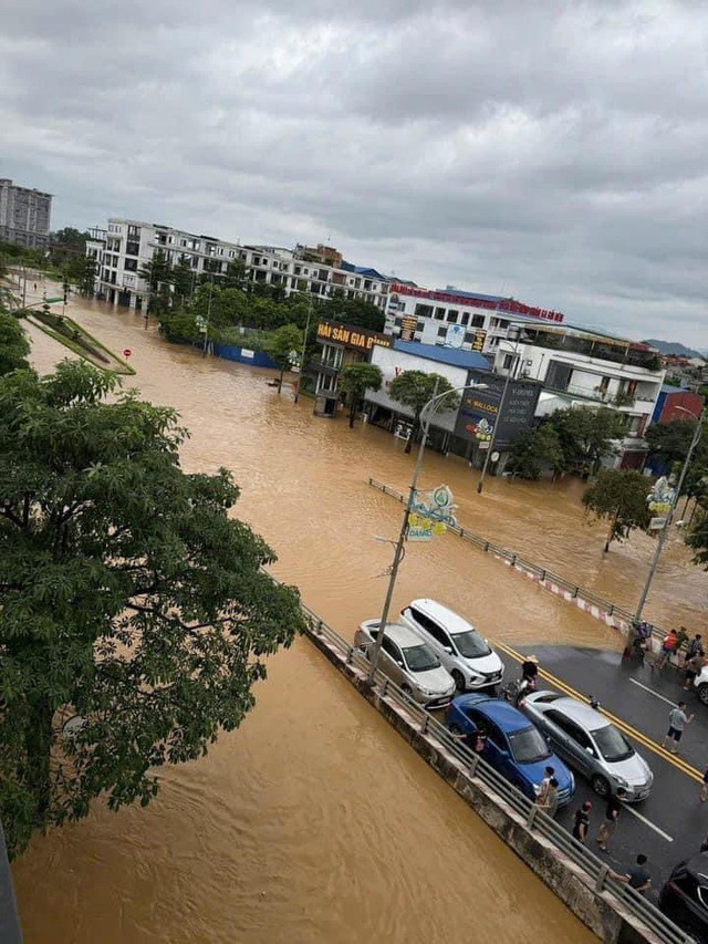 Nhiều nơi tại Thái Nguyên ngập sâu trong nước lũ