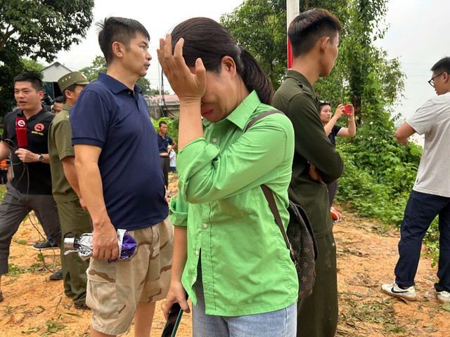 Chị T. cho biết sáng cùng ngày, lúc 9 giờ 30, anh C. vẫn còn gọi điện vợ, là em gái của chị