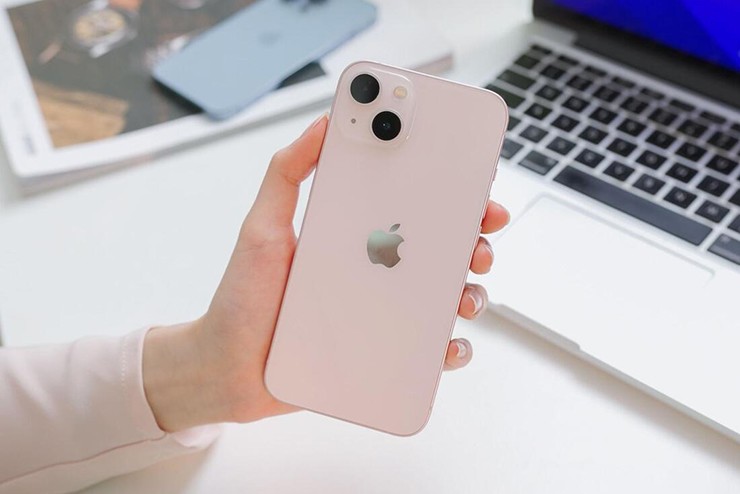 Chất lượng camera trên iPhone 13 là miễn chê.