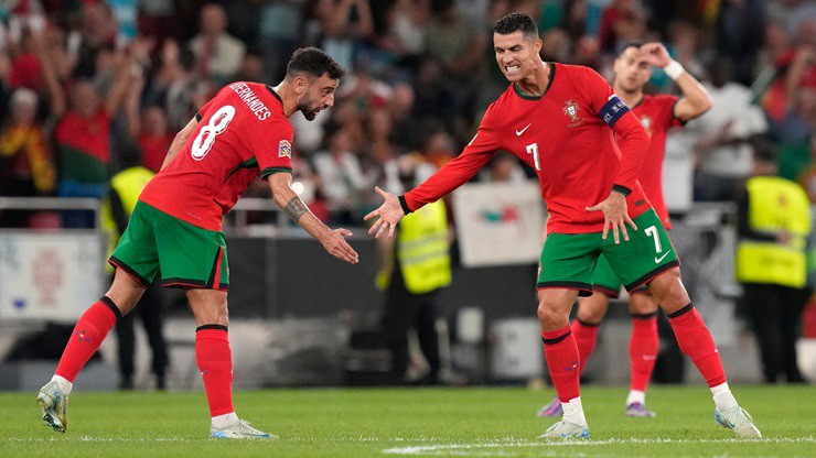 Bruno Fernandes và Ronaldo tỏa sáng giúp Bồ Đào Nha ngược dòng hạ Scotland