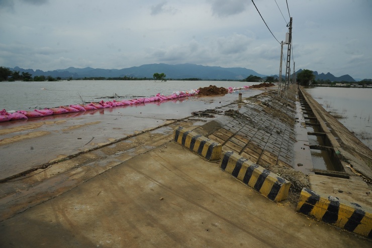 Dân rốn lũ Chương Mỹ lại chạy lụt - 1