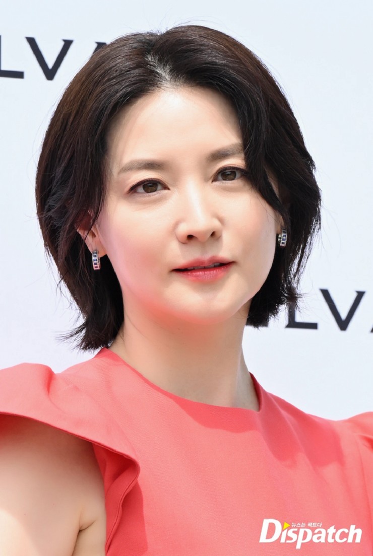 Ngôi sao Lee Young Ae thường xuyên đi dự sự kiện.