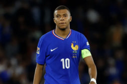 Mbappe bị huyền thoại bóng đá Pháp chỉ trích vì hành vi đáng xấu hổ