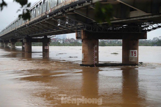 Hà Nội: Phát Lệnh báo động lũ trên sông Hồng đoạn qua Ba Vì và Sơn Tây - 1