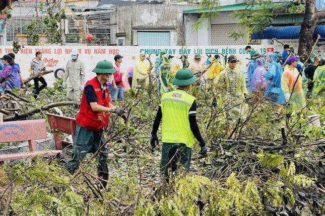 Tuổi trẻ Đà Nẵng tiếp sức người dân vùng ngập lụt miền Bắc - 5