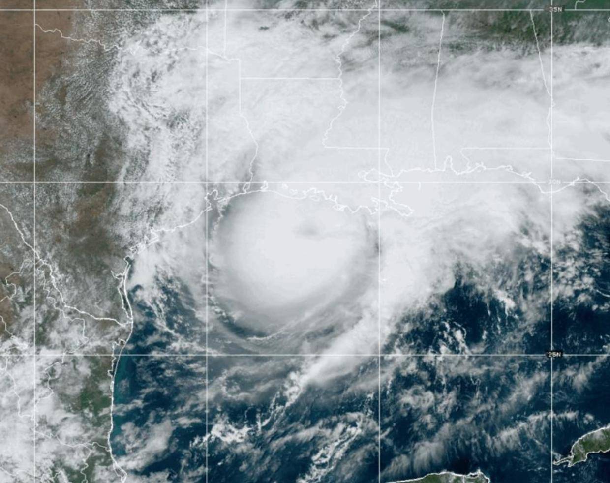 Ảnh vệ tinh cho thấy bão Francine đổ bộ đất liền ở Mỹ hôm 11/9. Ảnh: NOAA.