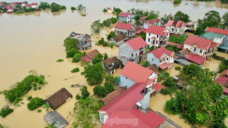 Trước diễn biến phức tạp của lũ trên sông Cầu, sông Cà Lồ, UBND huyện Sóc Sơn đã đề nghị chính quyền 13 xã tập trung rà soát, khẩn trương sơ tán người dân đến nơi tránh trú an toàn. Trong trường hợp cần thiết, có thể cưỡng chế di dời. Mực nước hai tuyến sông cũng đã vượt đỉnh lũ lịch sử gây nguy cơ mất an toàn đối với các xã chịu ảnh hưởng của lũ sông.