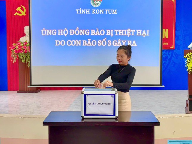 33.000 đoàn viên trên địa bàn tỉnh quyên góp giúp người dân khắc phục hậu quả bão, lũ