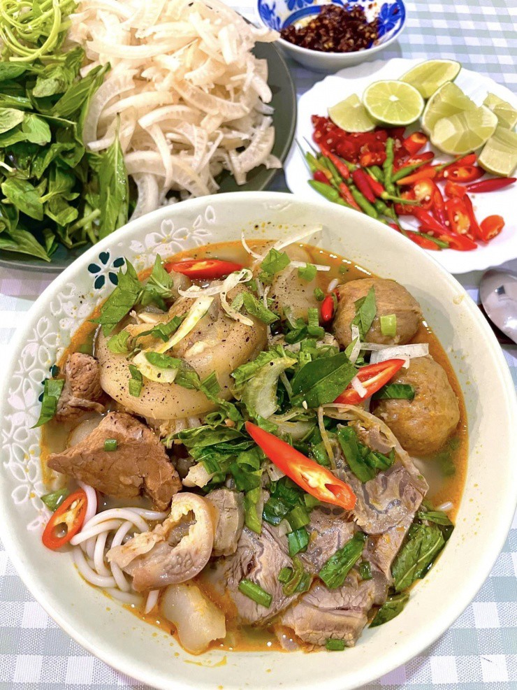 Tô bún bò chinh phục hầu hết bạn bè của Trang