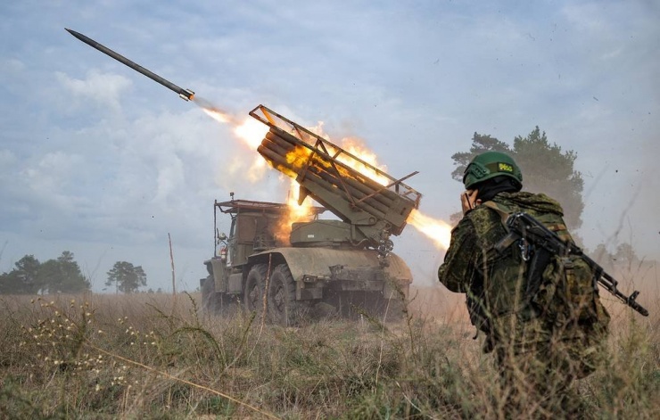 Pháo binh Nga tại Kursk. Ảnh: TASS