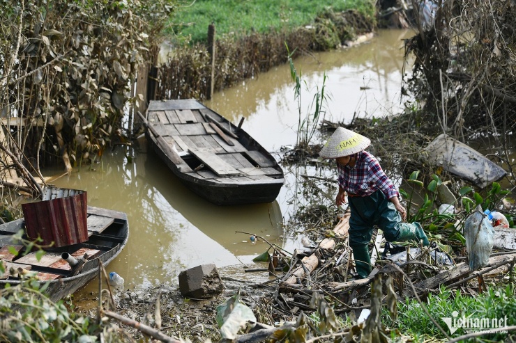 Bãi giữa sông Hồng sau những ngày bị nước lũ nuốt chửng - 11