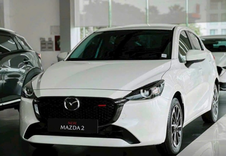 Mazda2 giá từ nhỉnh 400 triệu đồng, khiến loạt đối thủ e ngại - 1