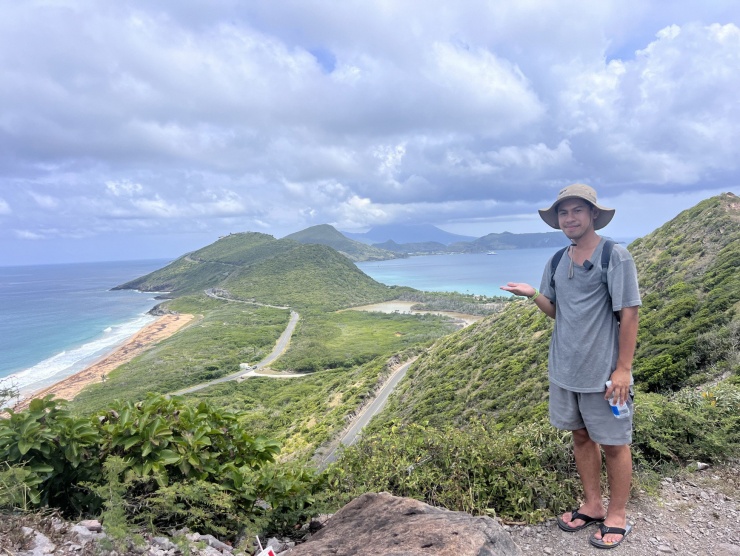 Vùng biển Caribbean (Caribe) ở châu Mỹ nổi tiếng với bộ phim “Cướp biển vùng Caribbean”