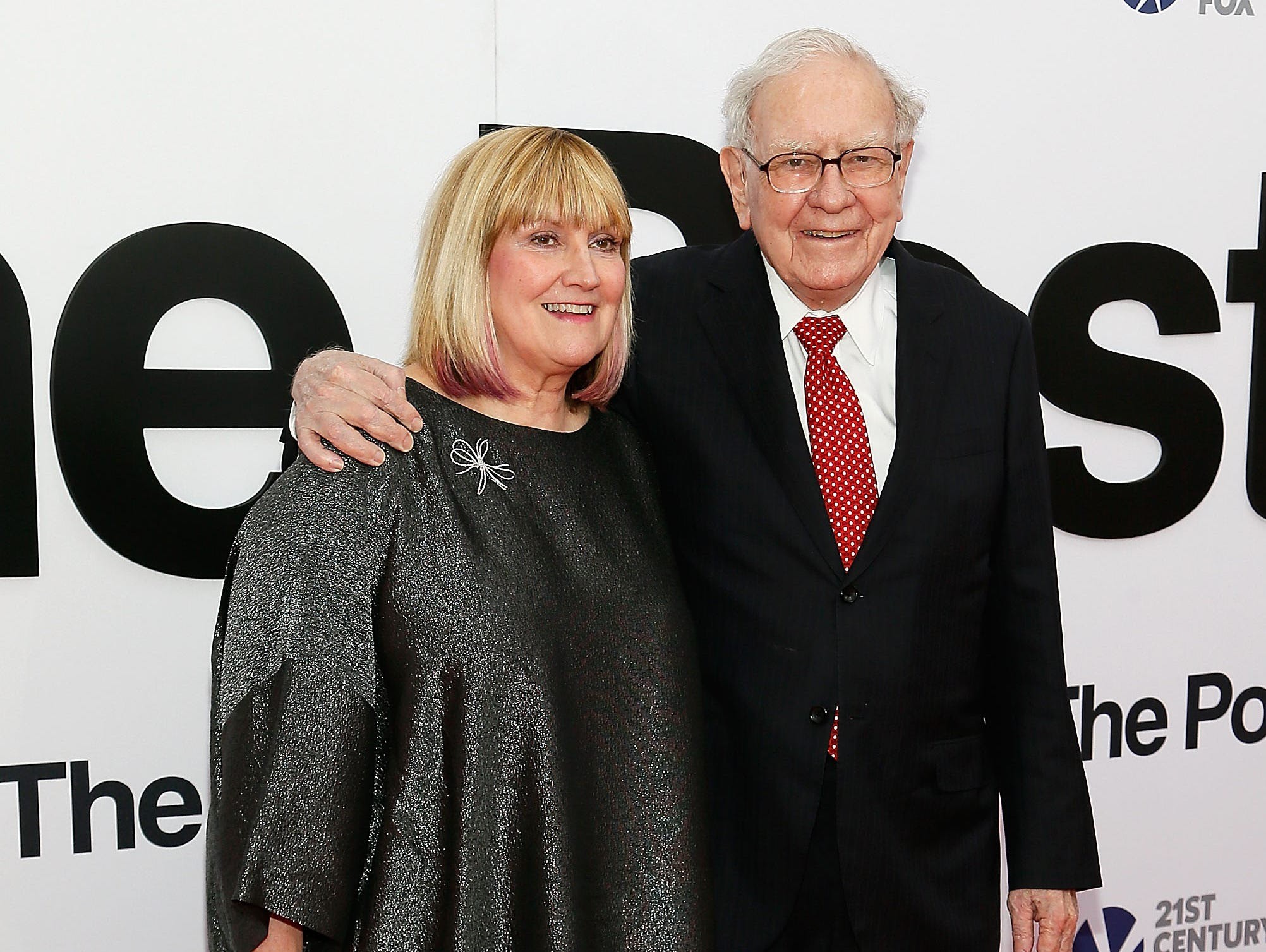 Warren Buffett và con gái Susie Buffett