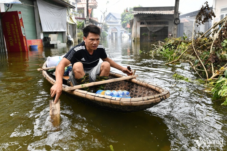 Nước không rút, rốn lũ ở Chương Mỹ &#39;hóa cảnh nước nổi miền Tây&#39; - 10