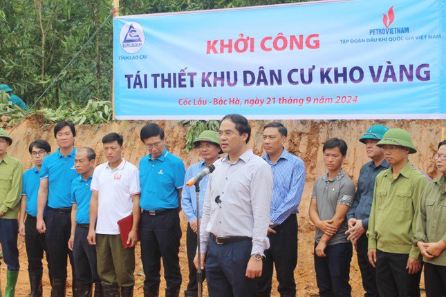 Chủ tịch UBND tỉnh Lào Cai Trịnh Xuân Trường phát biểu. Ảnh: Báo Lào Cai