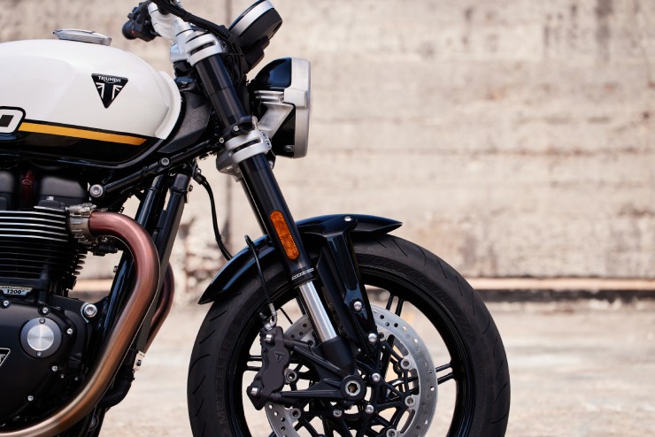 Mê mẩn bộ đôi xế nổ 2025 Triumph Speed Twin 1200 mới ra mắt - 5