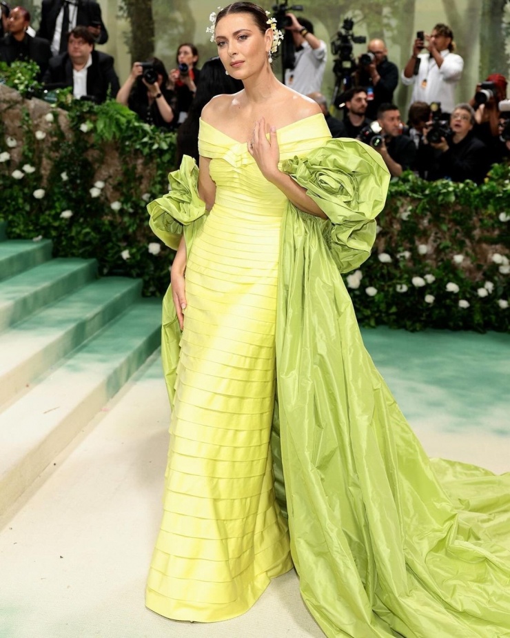 Người đẹp thu hút chú ý trên thảm đỏ Met Gala 2024 với thiết kế cầu kỳ của Prabal Gurung, kết hợp trang sức Chopard. Ảnh: Met Gala