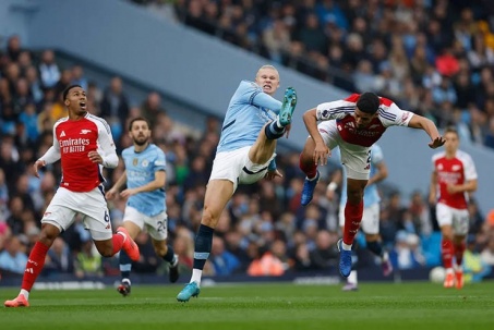 Video bóng đá Man City - Arsenal: Thoát hiểm điên rồ phút 90+8 (Ngoại hạng Anh)