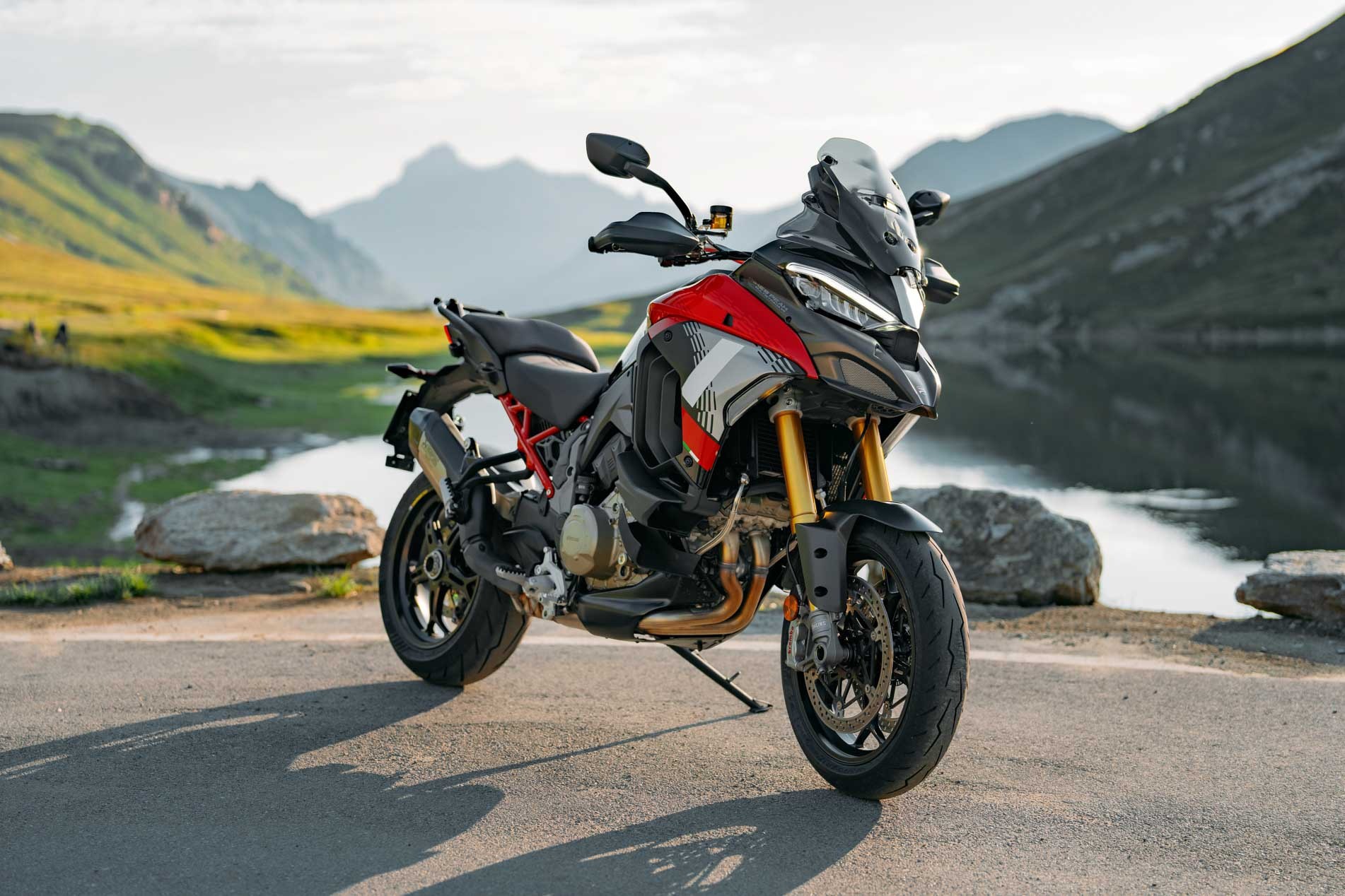 Ducati Multistrada V4 Pikes Peak 2025 ra mắt: Thiết kế thể thao và nhiều công nghệ hơn - 1