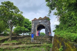 Nhiều bất ngờ khi phát lộ con đường "thiên lý Bắc - Nam" 200 năm tuổi ở Hoành Sơn Quan