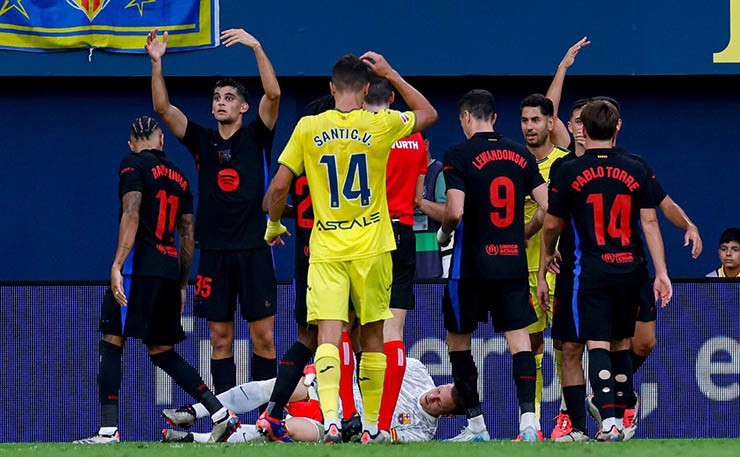 Thủ môn Ter Stegen báo tin dữ cho Barca