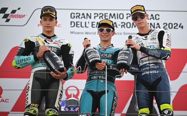 Podium Moto3 – Piqueras, Alonso và Veijer (từ trái qua phải)