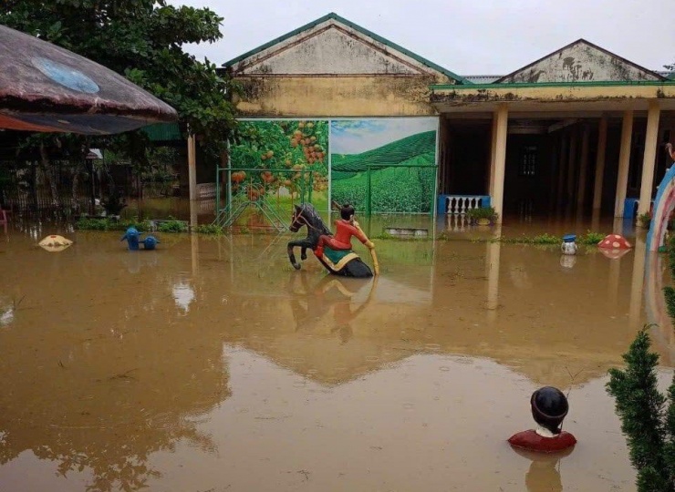 4 ngày đón 2 đợt lũ, giáo viên tất bật dọn trường đón trẻ - 3