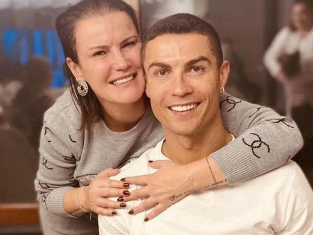 Rất nhiều lần, chị gái của Cristiano Ronaldo đứng về phía em trai và không ngần ngại phản công "đối thủ". Ảnh: GETTY.