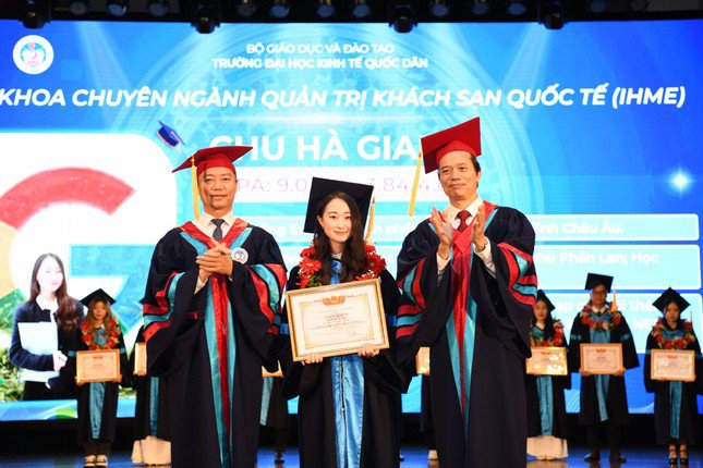 Hà Giang đạt danh hiệu thủ khoa đầu ra chuyên ngành Quản trị Khách sạn quốc tế IHME, trường ĐH Kinh tế Quốc dân.