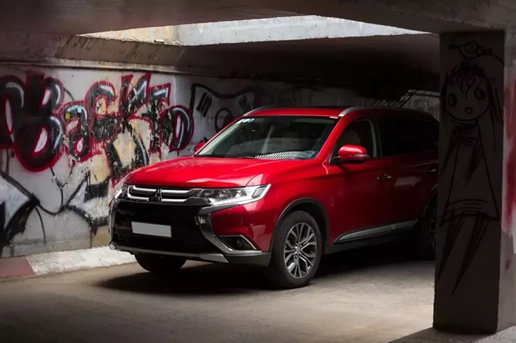 Giá xe Mitsubishi Outlander tháng 9/2024, giảm 50% lệ phí trước bạ - 3