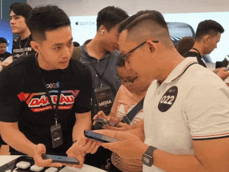 Người Việt đã chi ít nhất 1.500 tỷ đồng mua iPhone 16 series 3 Đêm không ngủ của iFan Việt: Nô nức "đập hộp" iPhone 16 series