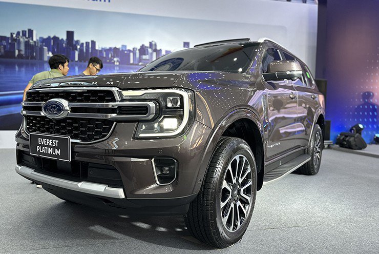 Bản cao nhất Ford Everest Platinum giá 1,54 tỷ đồng có gì đặc biệt? - 1