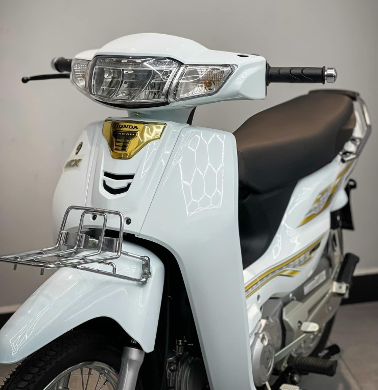 Huyền thoại Honda Dream 125 mới cứng, giá nhập về hơn 100 triệu đồng - 4