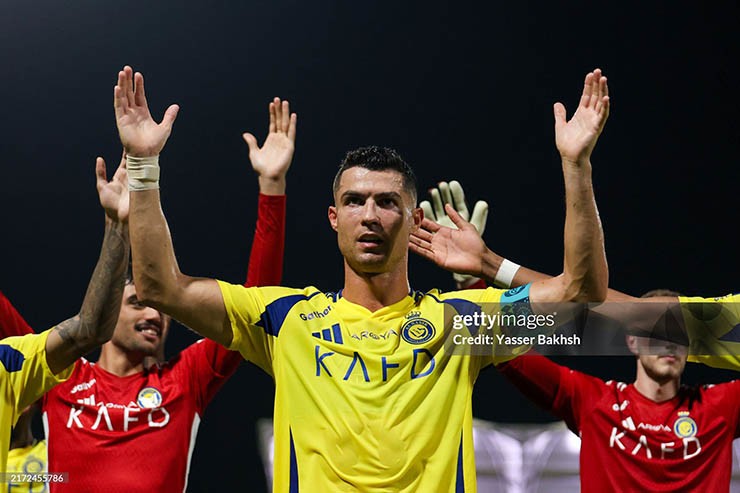 Ronaldo giúp Al Nassr giành chiến thắng