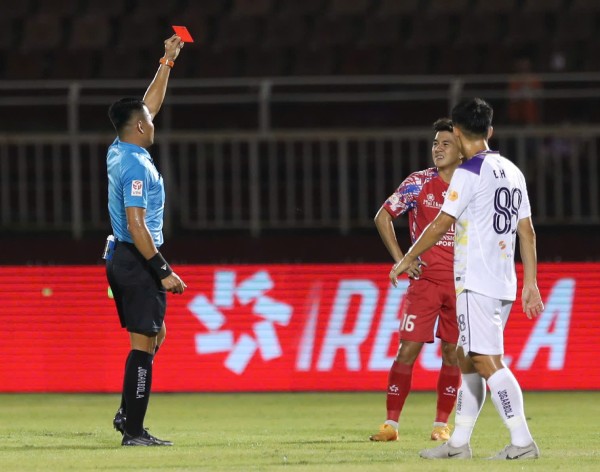 Trực tiếp bóng đá TP HCM - Hà Nội: Joao Pedro lập công trên chấm phạt đền (V-League) (Hết giờ) - 1