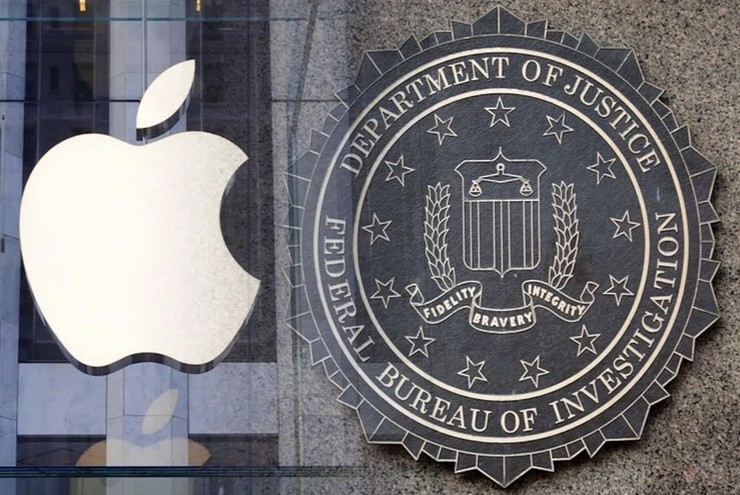 Trump nói FBI phải yêu cầu Apple mở khóa điện thoại của những kẻ ám sát