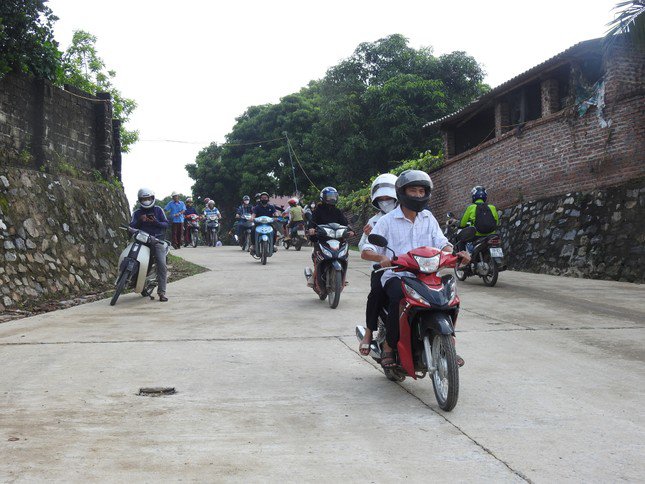 90 phút thông xe, cầu phao Phong Châu đón hơn 10.000 lượt phương tiện lưu thông - 7