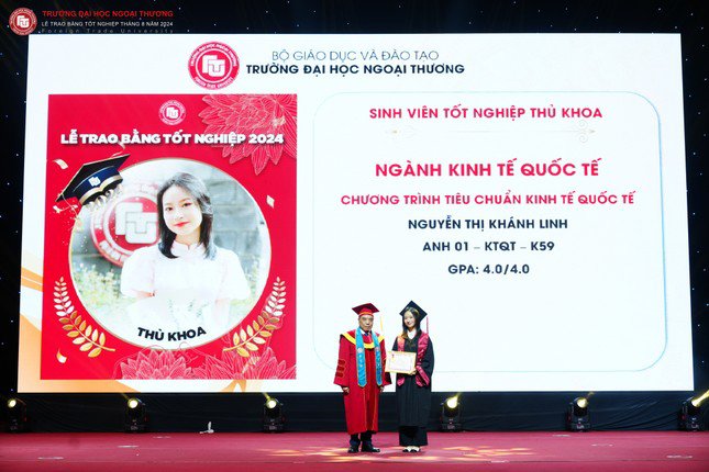 Nữ Thủ khoa Đại học Ngoại thương chia sẻ bí kíp học tập với các tân sinh viên - 4