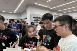 Bất ngờ doanh số bán iPhone 16 của Apple 3 "Sốc" với độ chịu chơi của người Việt, chi 1.200 tỉ đồng để mua iPhone 16 chỉ trong 1 ngày