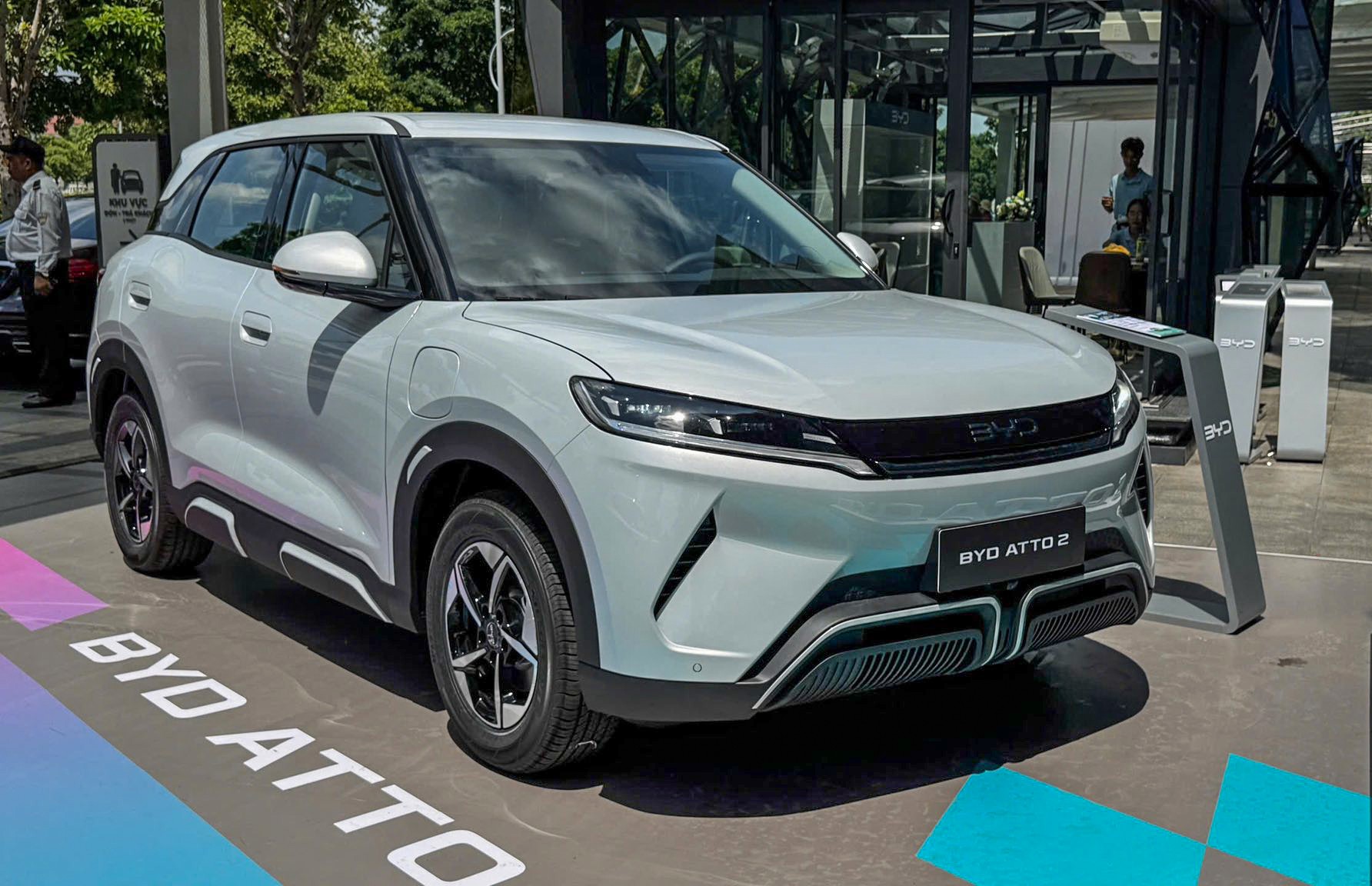 Chuyên gia giải thích vì sao ngồi xe điện dễ bị say - 1