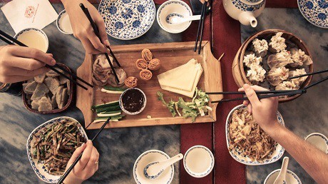 5 điểm khi dùng đũa trên mâm cơm Việt bạn nhất định phải nhớ - 1