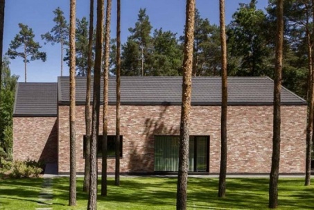 Ngôi nhà gạch vẫn nổi bật và hiện đại