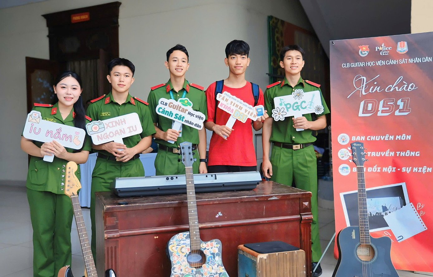 Câu lạc bộ ghi ta, truyền hình sẵn sàng chào đón các 'tân binh' khoá D51.