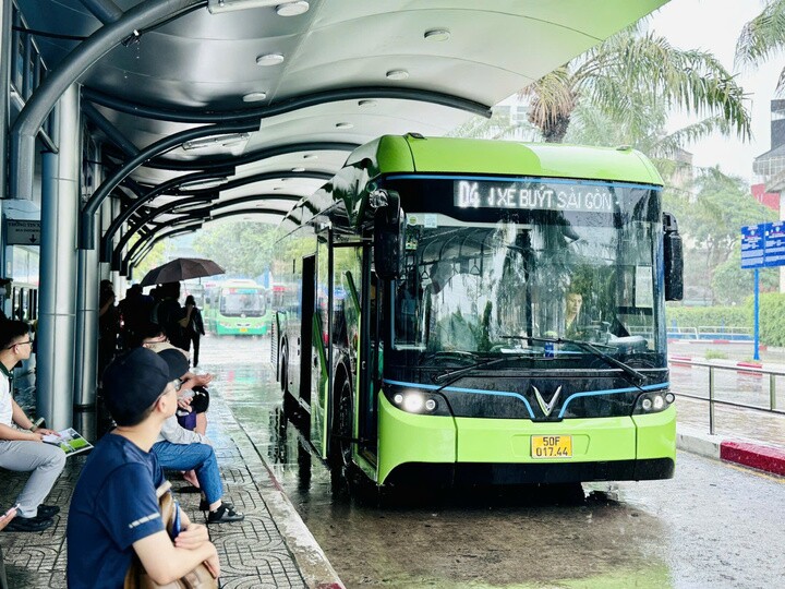 Xe buýt đón người dân đi lại miễn phí khắp TP.HCM từ hôm nay